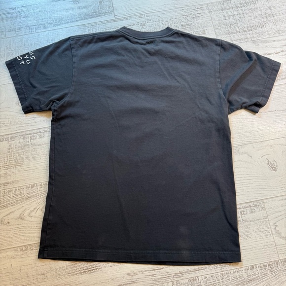 Uniqlo x KAWS Tokyo First Tee Shirt - Picture 5 of 5